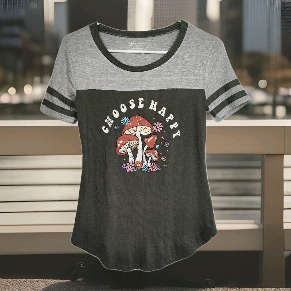 No Boundaries "Choose Happy" mushroom women's t-shirt, XS, green, graphic print